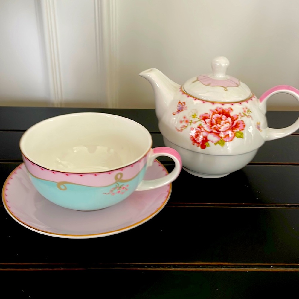 Jusalpha Bone China Teapot and Saucer Set Pink Roses-New in Box